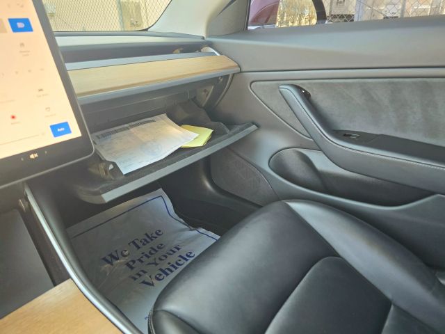 2018 Tesla Model 3 - Image 21