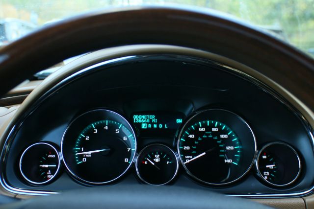 2013 Buick Enclave - Image 30
