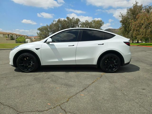 2022 Tesla Model Y - Image 5