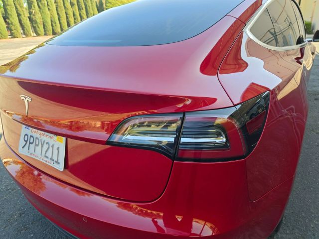 2018 Tesla Model 3 - Image 38