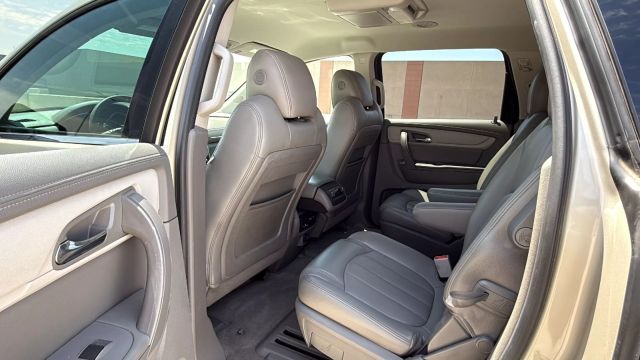 2017 Chevrolet Traverse - Image 12