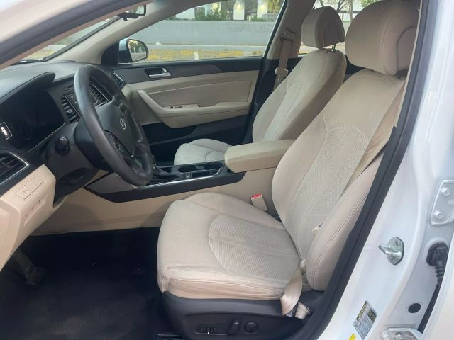 2015 Hyundai Sonata - Image 17