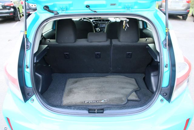 2018 Toyota Prius C - Image 29