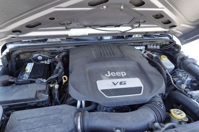 2018 Jeep Wrangler Unlimited - Image 16
