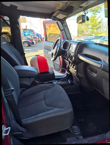 2013 Jeep Wrangler Unlimited Sahara Sport Utility 4d - Image 12