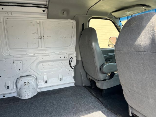 2005 Ford E150 Super Duty Cargo - Image 42