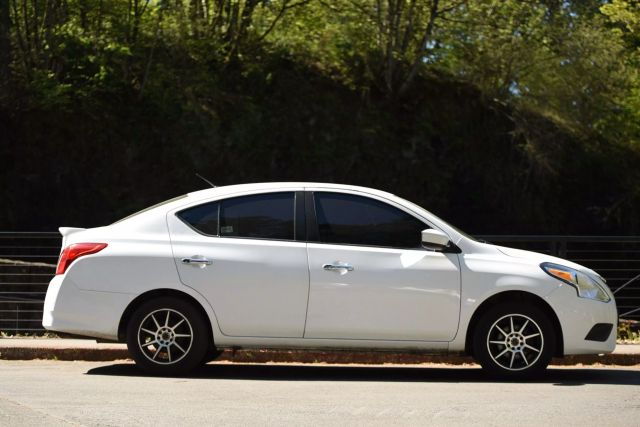 2018 Nissan Versa - Image 18