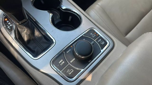 2018 Jeep Grand Cherokee - Image 37