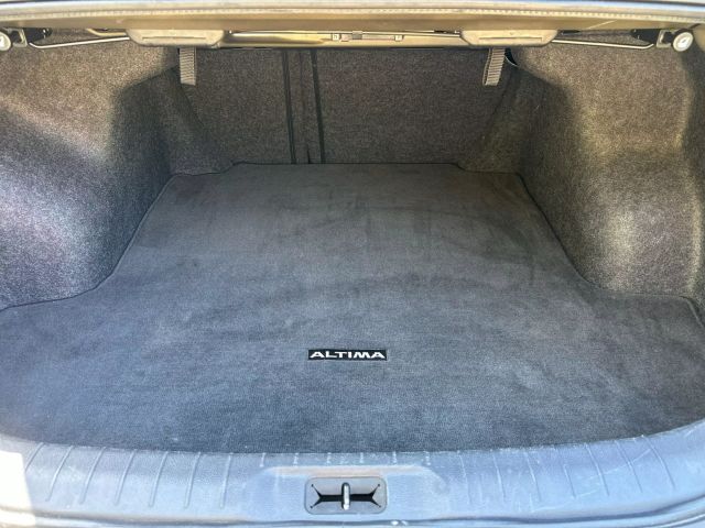 2021 Nissan Altima - Image 9