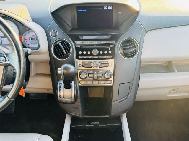 2014 Honda Pilot - Image 29