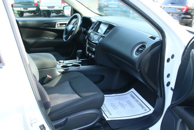 2017 Nissan Pathfinder - Image 23