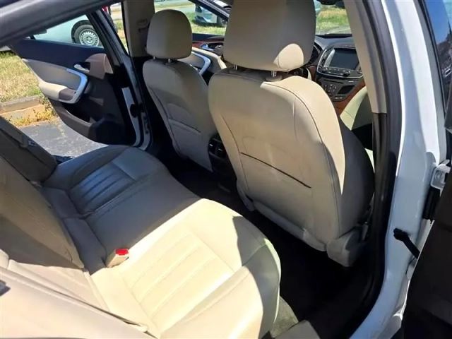 2016 Buick Regal - Image 17