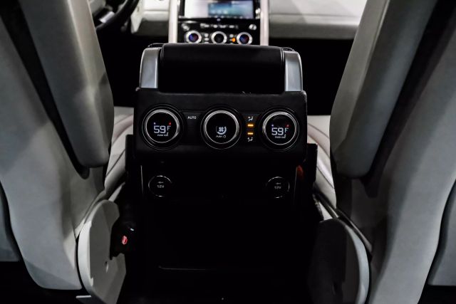 2017 Land Rover Discovery Hse Luxury Sport Utility 4d - Image 40