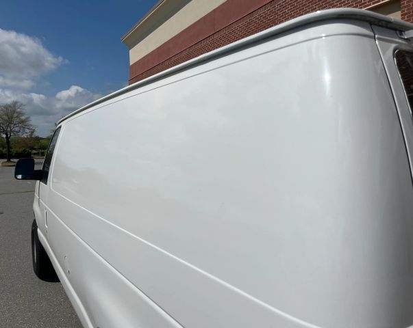 2005 Ford E150 Super Duty Cargo - Image 24