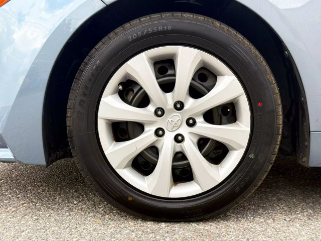 2022 Toyota Corolla - Image 32