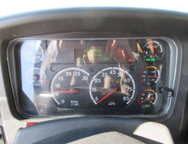 2019 Freightliner M2 106 - Image 13