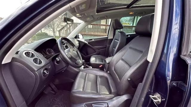 2012 Volkswagen Tiguan - Image 10