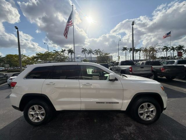 2017 Jeep Grand Cherokee - Image 9