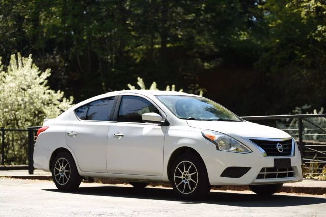 2018 Nissan Versa - Image 19