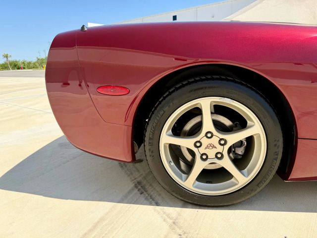 2003 Chevrolet Corvette - Image 13