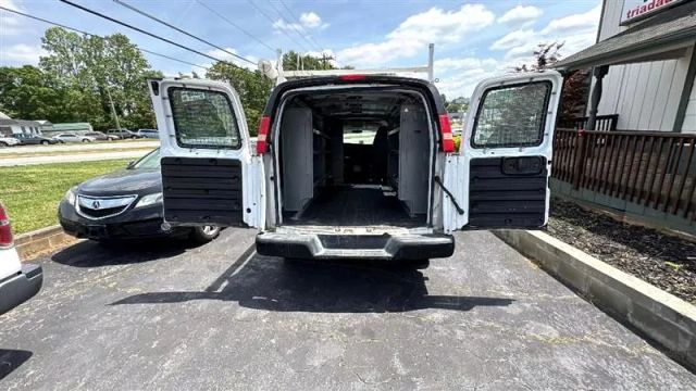 2015 Chevrolet Express 2500 Cargo - Image 15