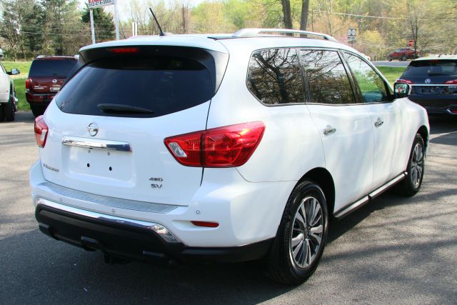2017 Nissan Pathfinder - Image 7