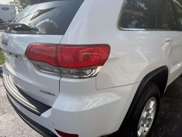 2017 Jeep Grand Cherokee - Image 13