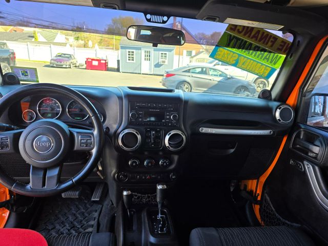 2012 Jeep Wrangler Unlimited Sahara Sport Utility 4d - Image 13