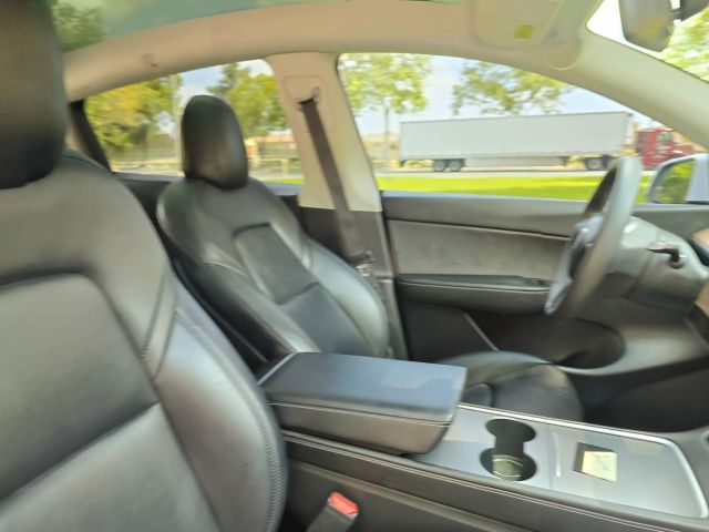 2022 Tesla Model Y - Image 25