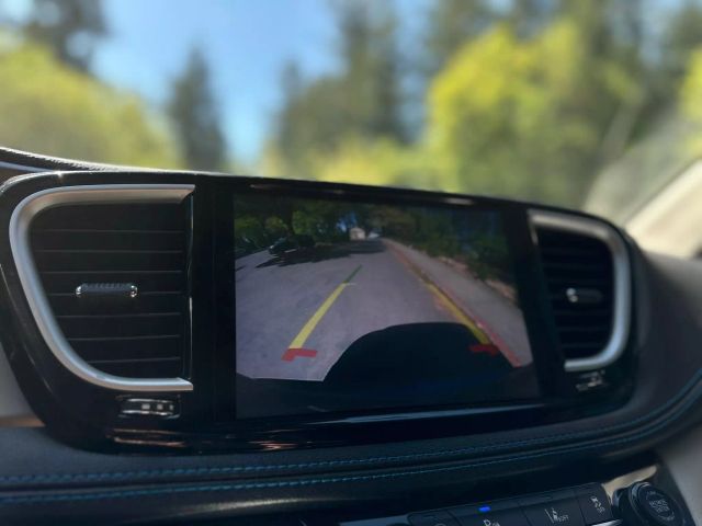 2021 Chrysler Pacifica - Image 5