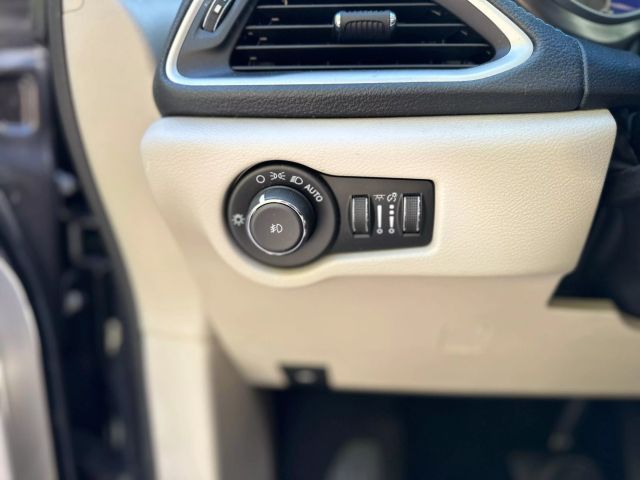2021 Chrysler Pacifica - Image 7