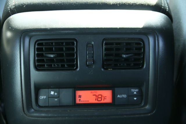 2017 Nissan Pathfinder - Image 24