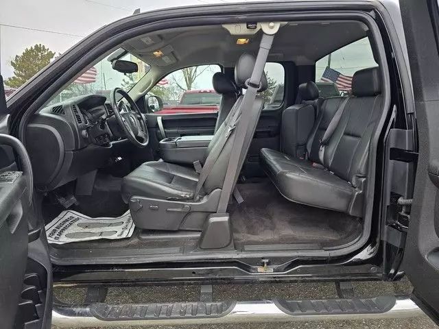 2013 Chevrolet Silverado 1500 Extended Cab - Image 11
