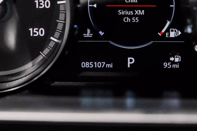 2017 Land Rover Discovery Hse Luxury Sport Utility 4d - Image 22
