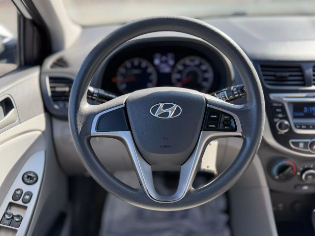 2016 Hyundai Accent Se Hatchback 4d - Image 14