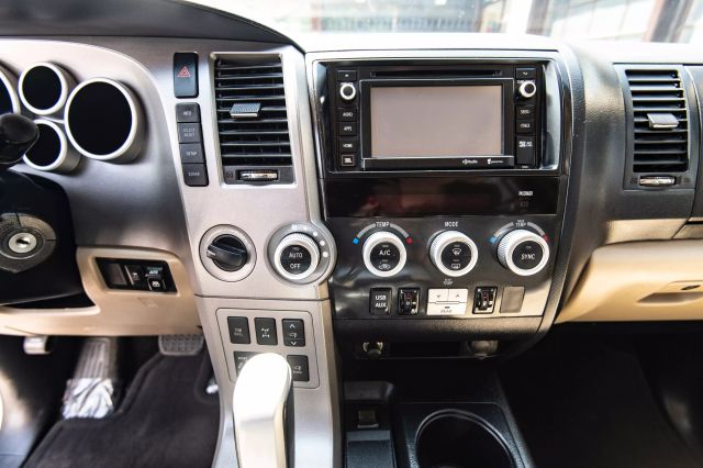 2014 TOYOTA SEQUOIA SUV WHITE AUTOMATIC - Auto Masters of Carolinas