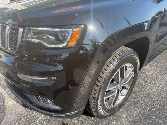 2018 Jeep Grand Cherokee - Image 11