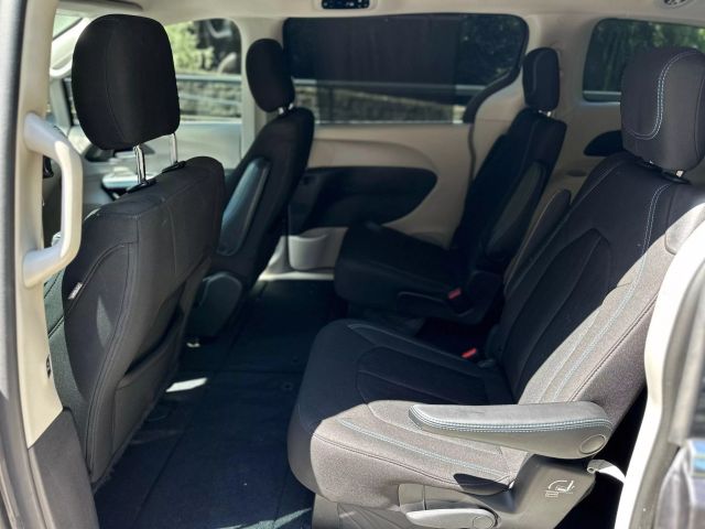2021 Chrysler Pacifica - Image 9