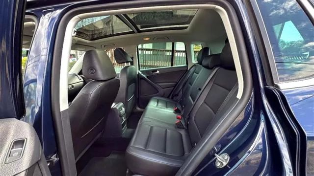 2012 Volkswagen Tiguan - Image 14
