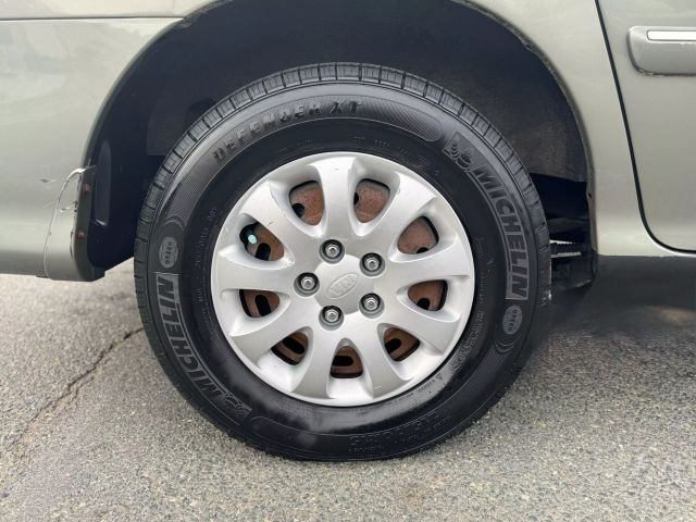 2005 Kia Sedona Ex Minivan 4d - Image 9