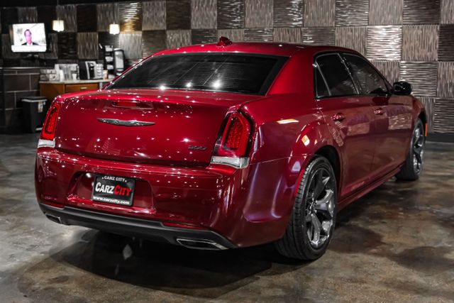 2020 Chrysler 300 300 Touring L Sedan 4d - Image 7