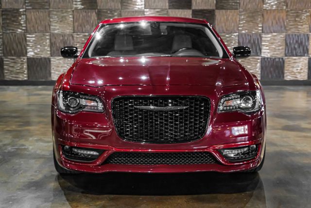 2020 Chrysler 300 300 Touring L Sedan 4d - Image 5