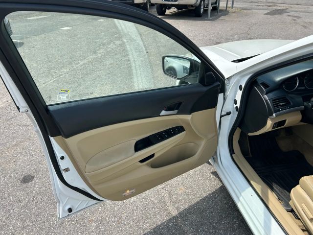 2012 Honda Accord - Image 17
