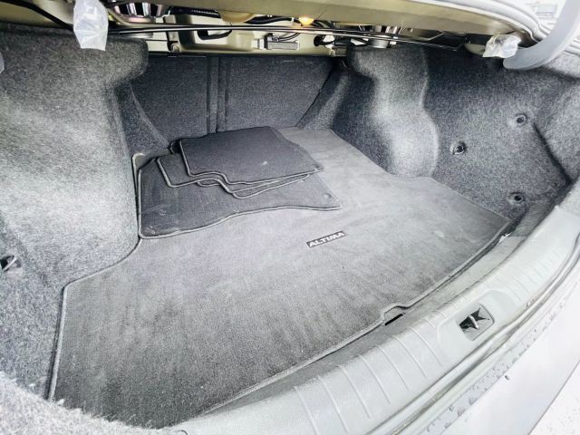 2019 Nissan Altima - Image 15