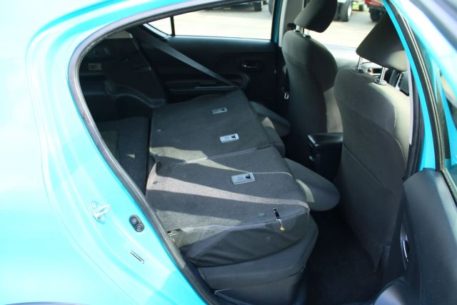 2018 Toyota Prius C - Image 37