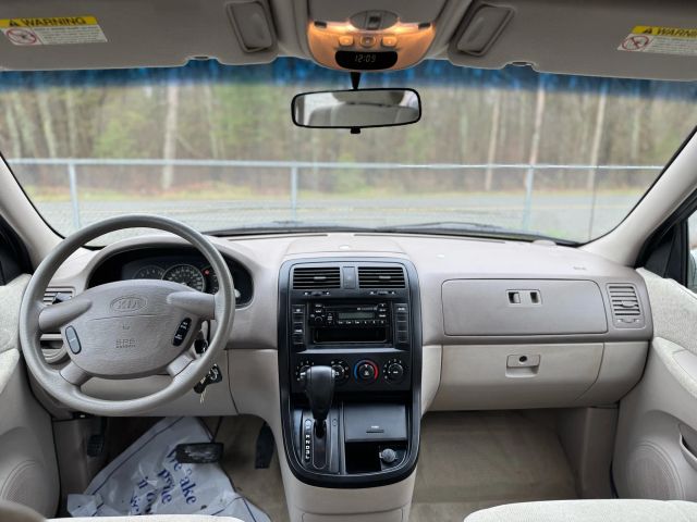 2005 Kia Sedona Ex Minivan 4d - Image 11