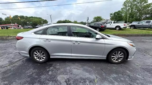 2019 Hyundai Sonata - Image 4