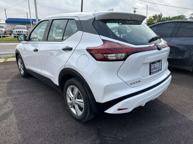 2022 Nissan Kicks - Image 4