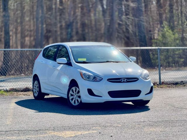 2016 Hyundai Accent Se Hatchback 4d - Image 3