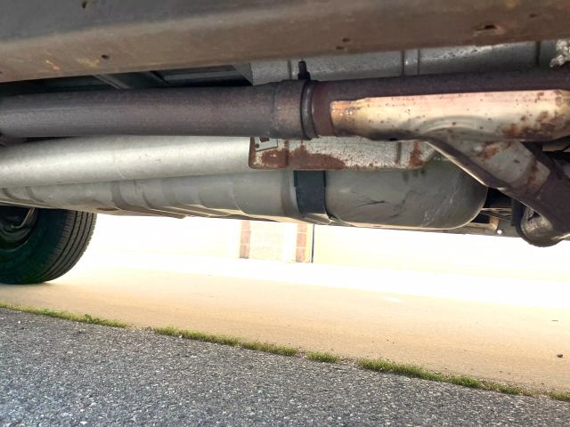 2005 Ford E150 Super Duty Cargo - Image 31